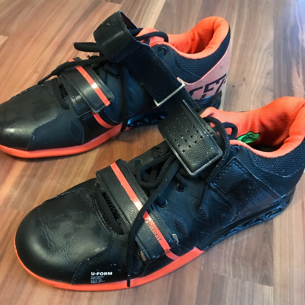 Men’s size 7 1/2 Reebok Lifters